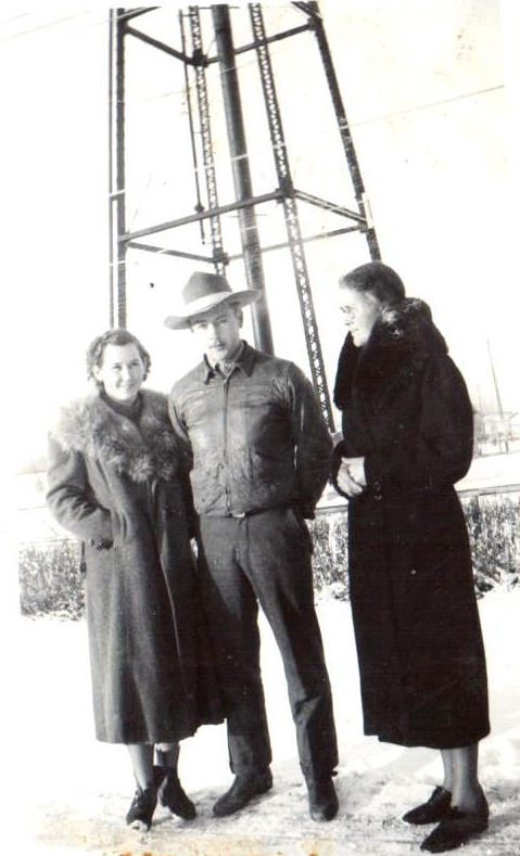 Nella, Jim and Clara Ullery circa 1938